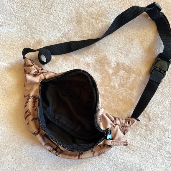 Brown Abstract Volcom Moon-Shaped Waist Bag - Picture 5 of 5